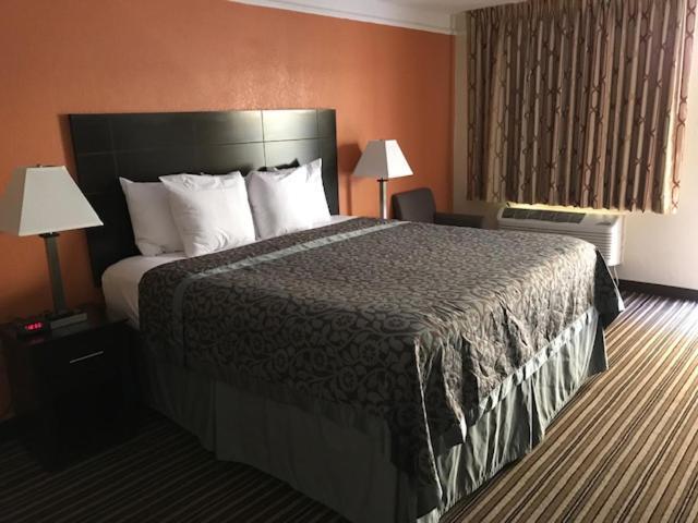 Days Inn By Wyndham Jacksonville Baymeadows Exterior foto
